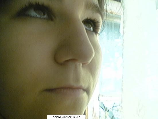 unde priveam la draq.:d :d  :rotfl:  :rotfl:  :rotfl: io`s karyna` cine nu o stiut..=))