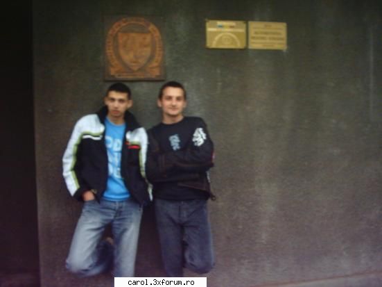 carol asa mult imi place poza asta.... poate din cauza facut-o intr-un loc unde aveam voie ))!da fac